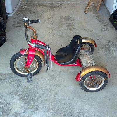Vintage style Schwinn tricycle