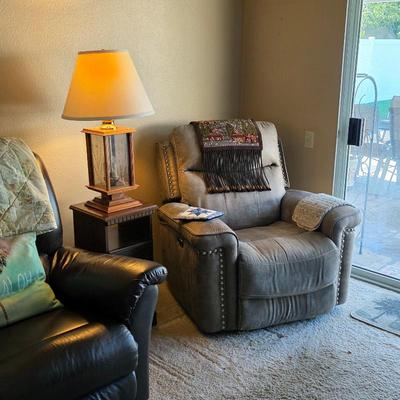 Sale Photo Thumbnail #7: Power reclining chair