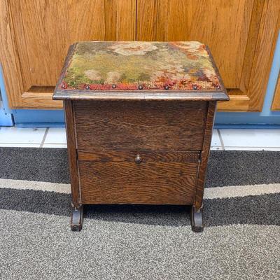 Sale Photo Thumbnail #68: Gorgeous antique tiger oak shoe shine box with brushes and accessories
