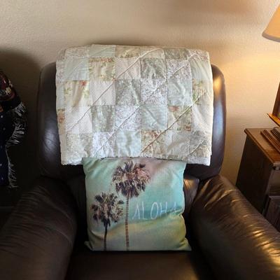 Sale Photo Thumbnail #25: Custom made quilt