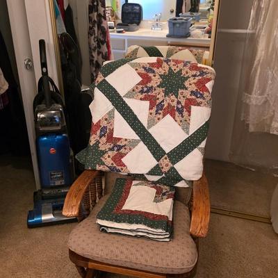 Gorgeous quilted bedspread with matching pillow shams