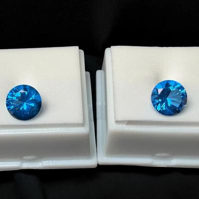 DM134 - Pair of Glacier Blue Topaz (Two Round Stones, 4.0 CT Each)