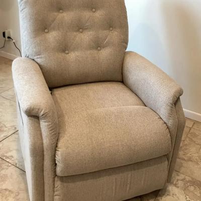 La-Z-Boy Billie Power Lift Recliner