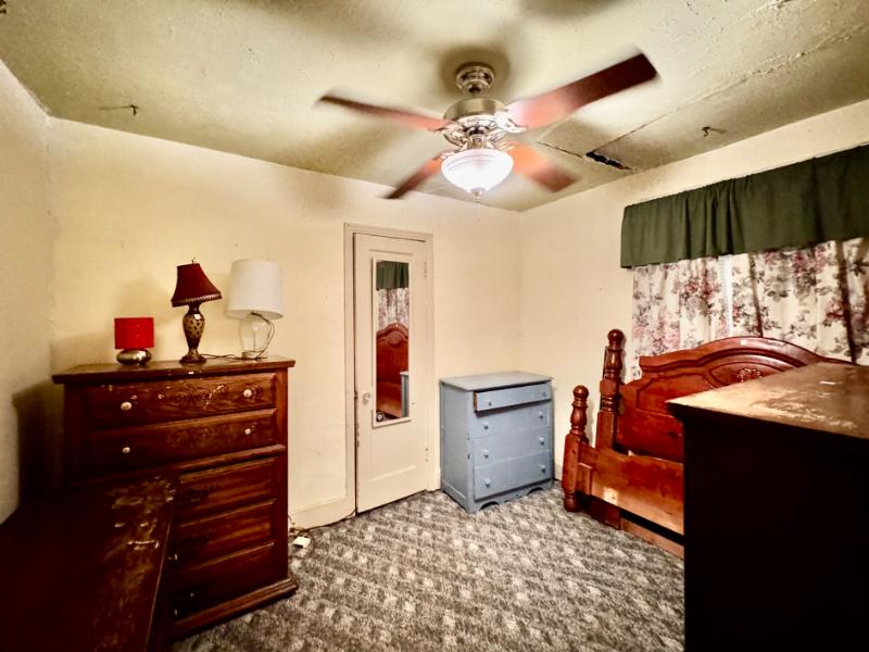 Sale Photo Thumbnail #30