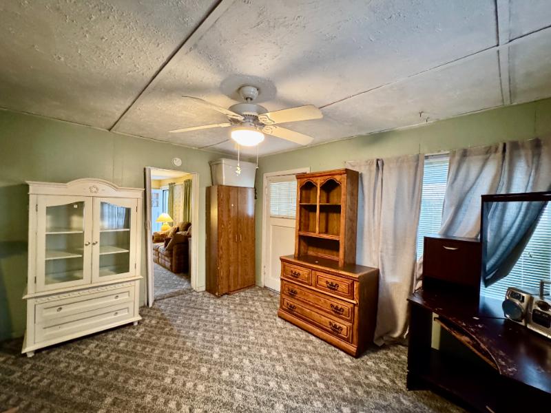 Sale Photo Thumbnail #24