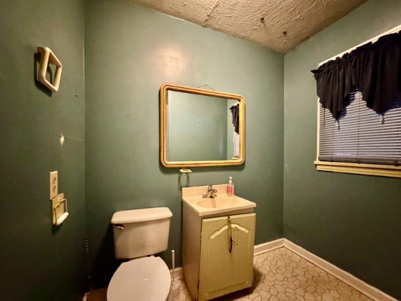 Sale Photo Thumbnail #27