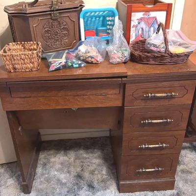 Singer Sewing Table