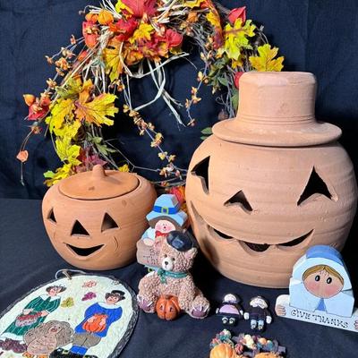 Beautiful Fall & Halloween Décor Lot – Pumpkin Lanterns, Wreath, and Figurines