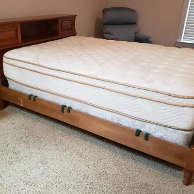 Cushman Colonial Creation Full-Size Bed with Headboard, Frame & Mattress