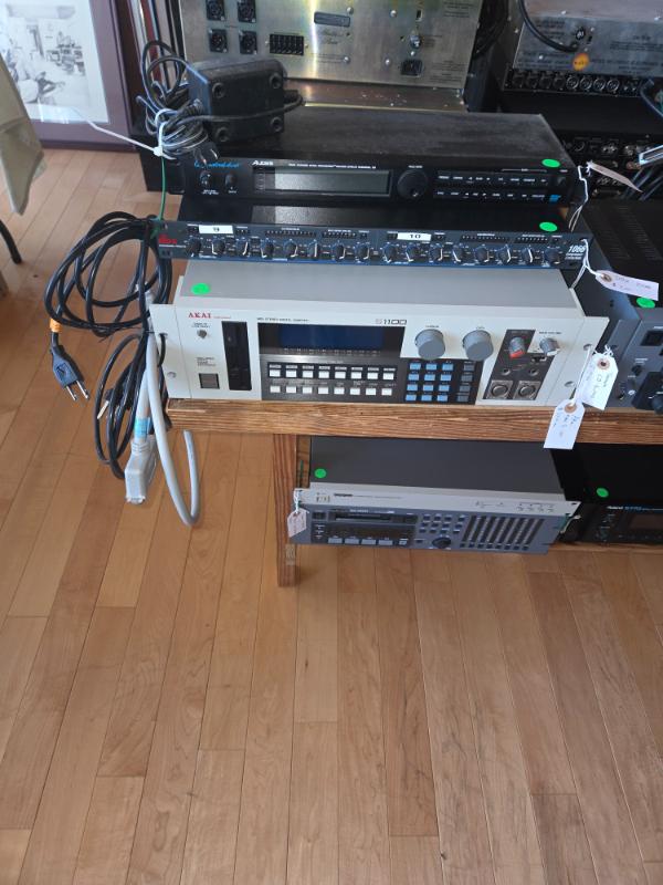 Sale Photo Thumbnail #18