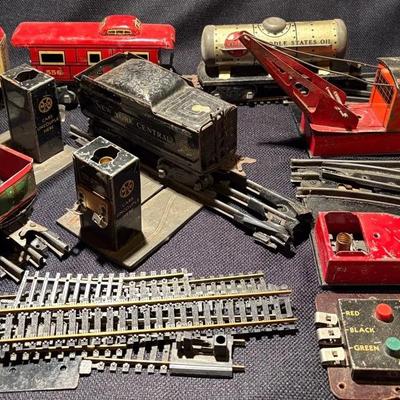 Vintage Marx O-Gauge Tin Train Cars & Accessories 