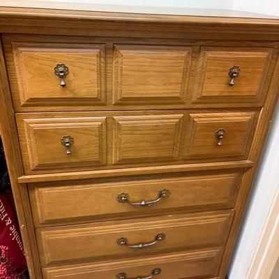 Bassett Furniture Industries Chest Of Drawers