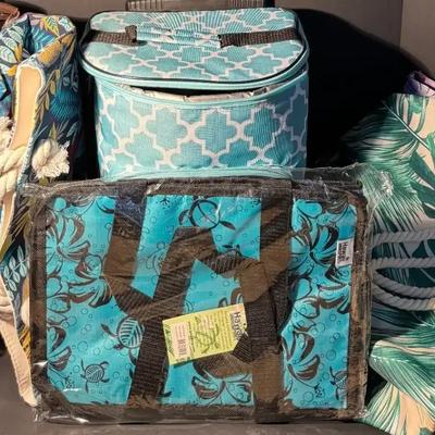 Lot of 5 Reusable Tote & Cooler Bags – Insulated Lunch Bag + Rope-Handle Market Totes (Mixed Prints)