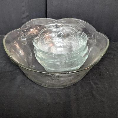 Clear Pressed Glass Floral Bowl Set – 1 Large Serving Bowl with 4 Matching Small Bowls
