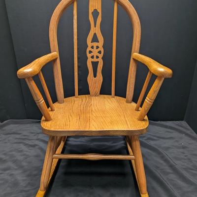 Vintage Child’s Wooden Rocking Chair – Solid Oak Style, 20” Tall