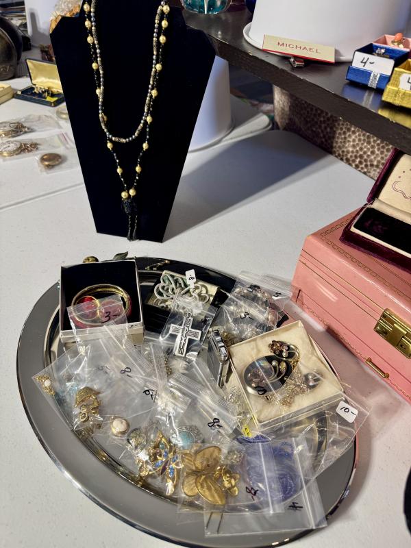 Sale Photo Thumbnail #20