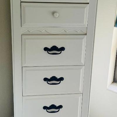 Sale Photo Thumbnail #101