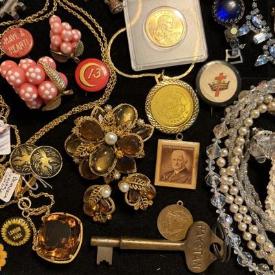 Sale Photo Thumbnail #150