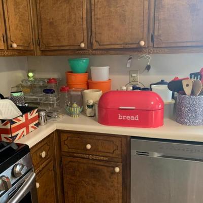 Sale Photo Thumbnail #27: Kitchen items