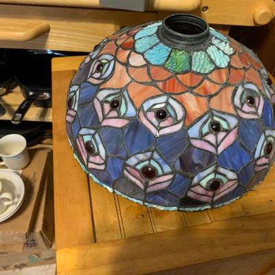 Sale Photo Thumbnail #4: Tiffany stain glass globe