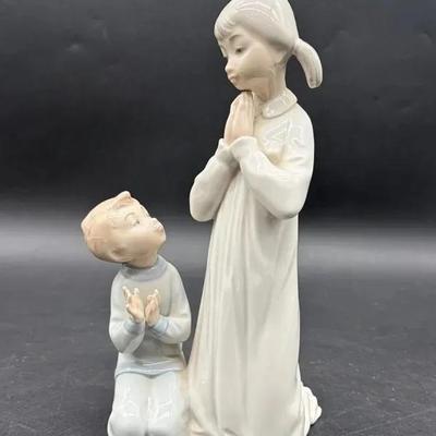 "Children at Prayer" Porcelin Statue By Lladró 