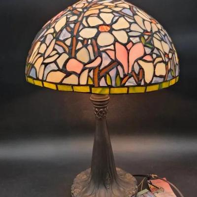 Quoizel Tiffany Inspired Lamp