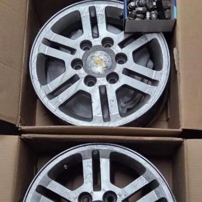 (3) Pre-Owned Chevrolet Rims