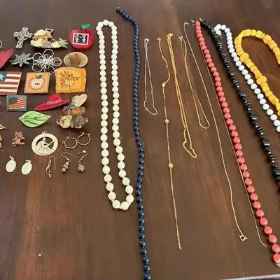 Lot Of Costume Jewelry & Brooches