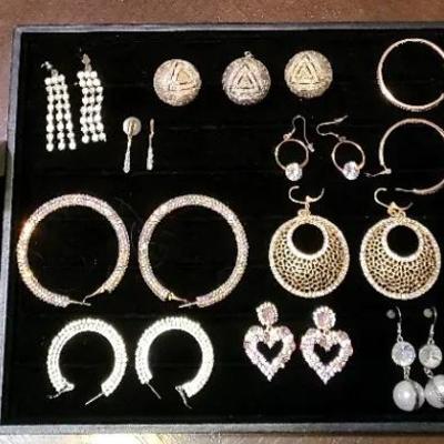 Stunning Sets Of Earrings 