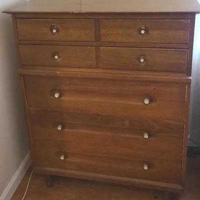 Fabulous Five Drawer Wooden Chest Of Drawers 