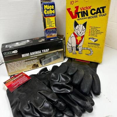 Traps and Heavy Duty Handling Gloves