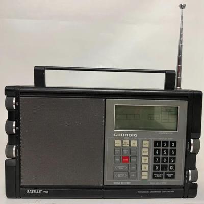“Grundig” Satellit 700