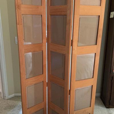 3 Panel Wood Folding Room Divider with 15 8x10 Photo Frames