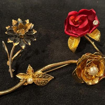 Cerrito Vintage Rose Brooch And Others