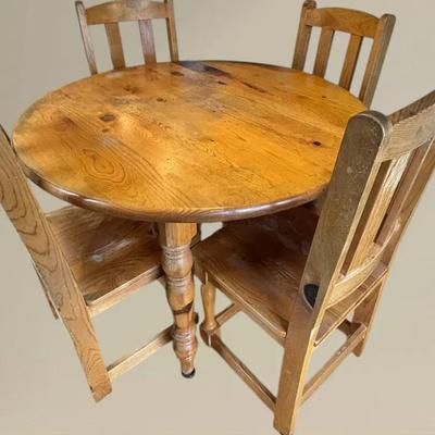 Round Pine Diming Table And Four Chairs