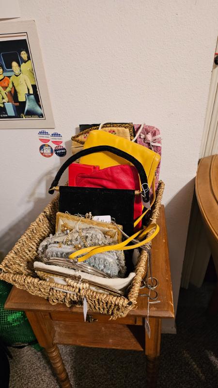 Sale Photo Thumbnail #194