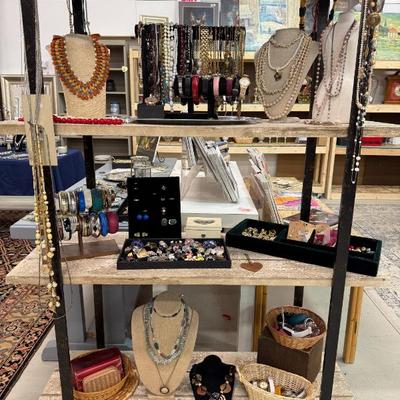 Sale Photo Thumbnail #18