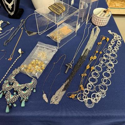 Sale Photo Thumbnail #11