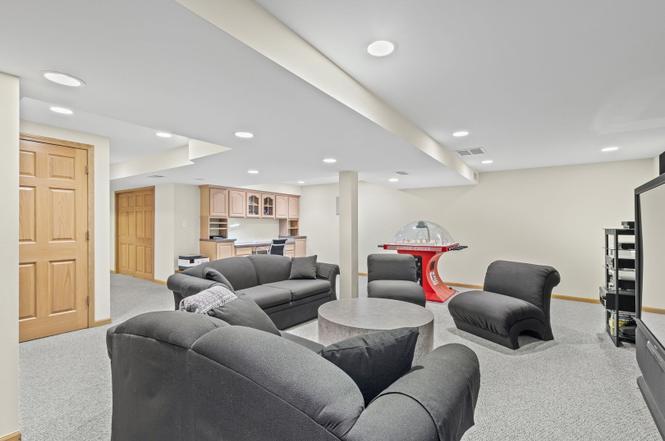 Sale Photo Thumbnail #19