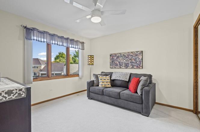 Sale Photo Thumbnail #17