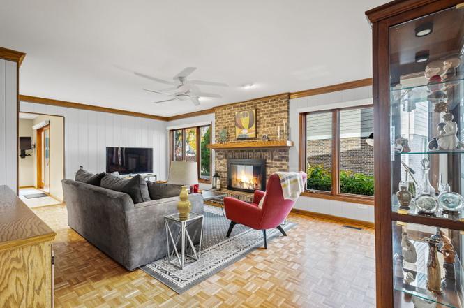 Sale Photo Thumbnail #9