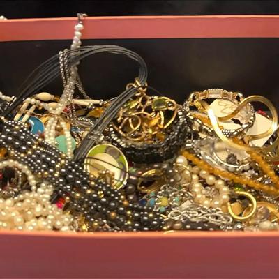 Amazing Jewelry Mystery Box