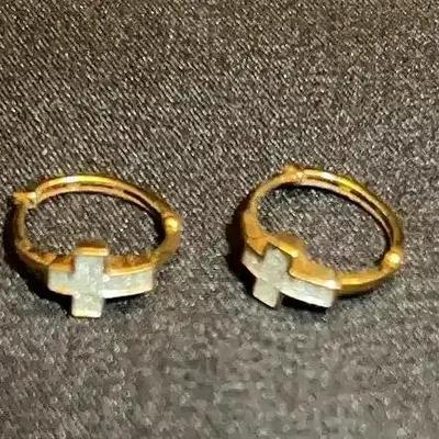 10kt Gold Cross Earrings