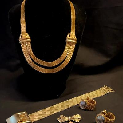 Vintage Golden Tone Jewelry Set