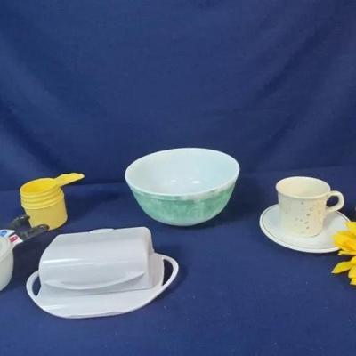 Vintage Green Pyrex Mixing Bowl Measuring Cups and More 
