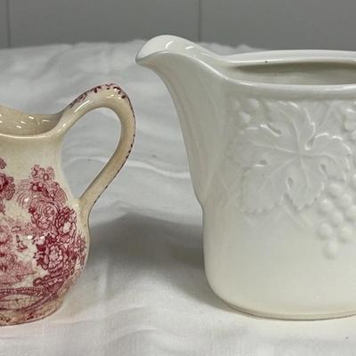 Royal Crownford Ironestone England And Mikasa English Countryside Creamers 