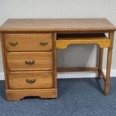 Vintage Solid Maple Wooden Desk with 3 Drawers and Pull Out Table