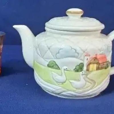 Masterpiece Porcelain of Two Ducks By Homco Otagiri, 1983 Porcelain Teapot & Set Of 3 Glasses 