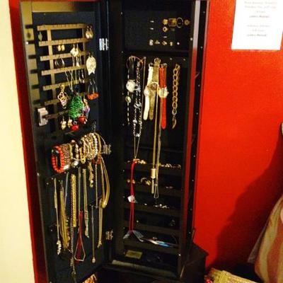 Sale Photo Thumbnail #180