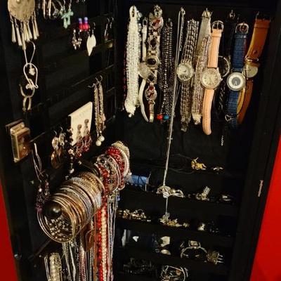 Sale Photo Thumbnail #194